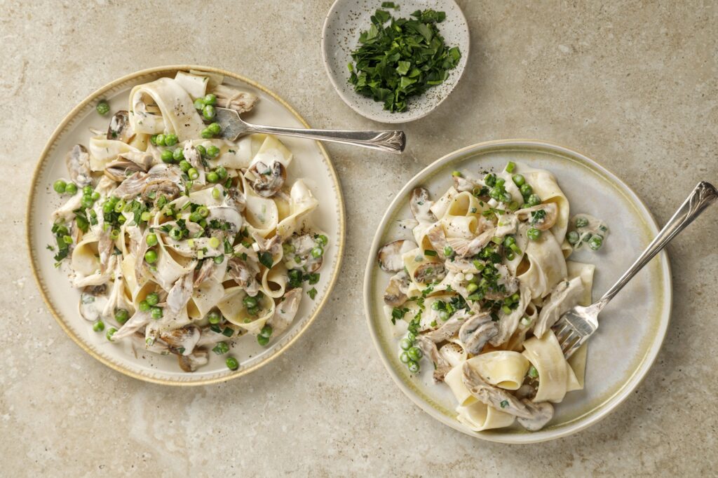 Pappardelle au dindon, champignons et petits pois