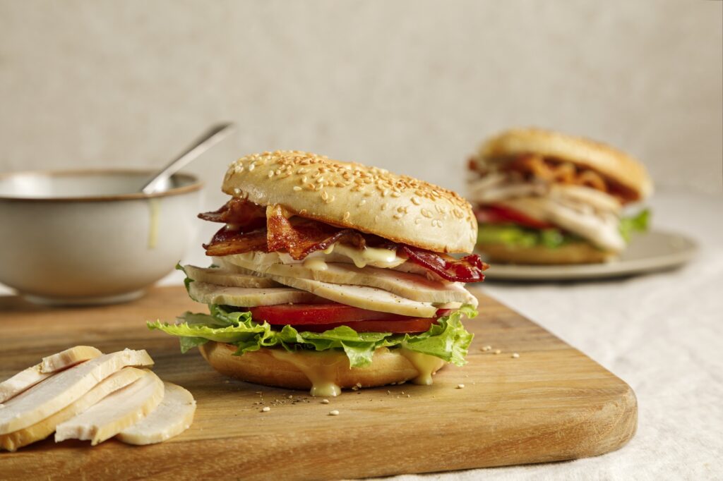 Bagels au dindon, sauce moutarde et miel